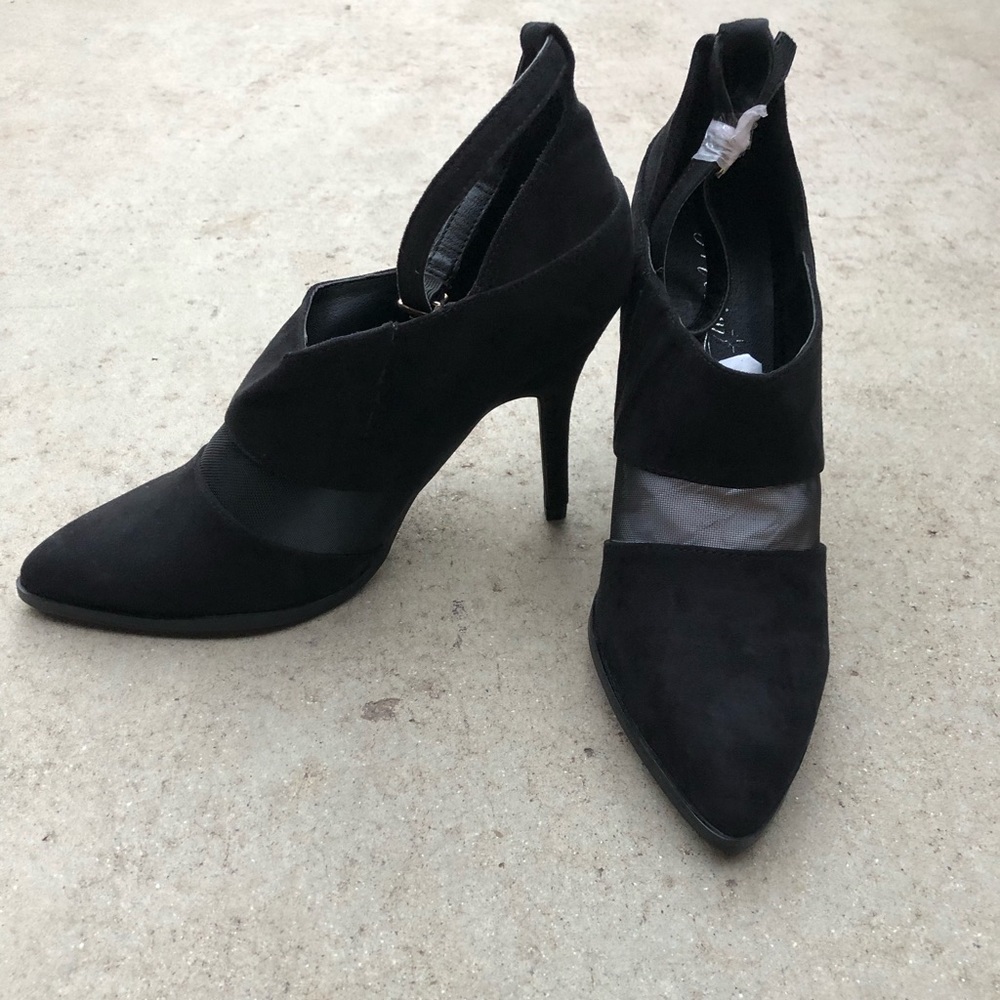 Black heel booties